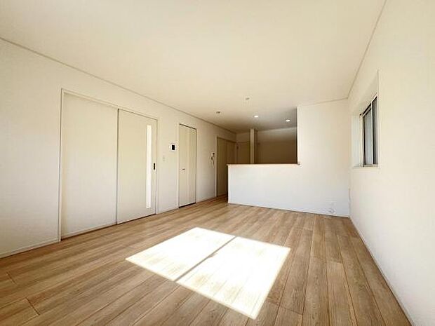 ご家族の温かい時間を演出するダイニングスペースです。