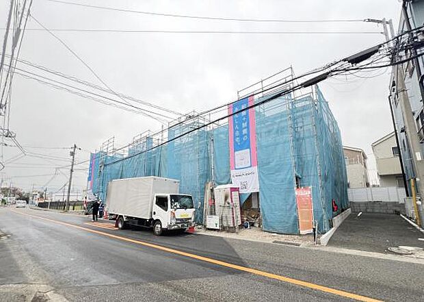 前面道路を含めた現地写真です。