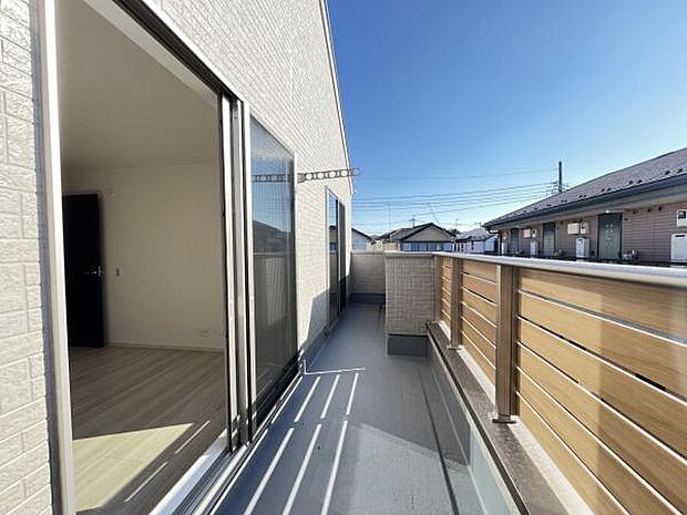 お洗濯ものを気持ち良く太陽の光で干せるのが嬉しいですね。