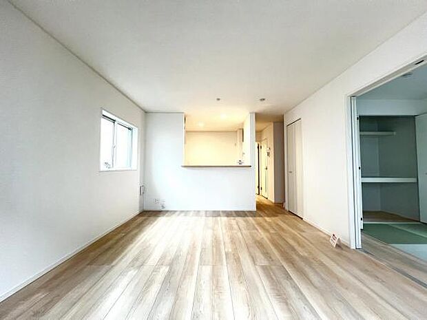 リビングダイニングになります。ご家族そろっての素敵な空間になりそうですね。