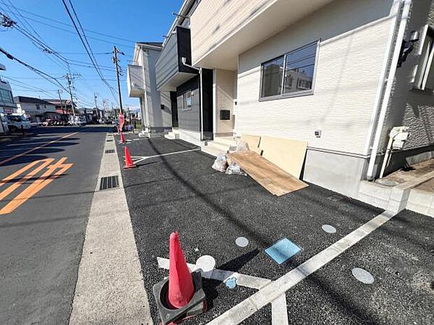 駐車場ももちろん完備しておりますのでお車所有の方にも心強いです。