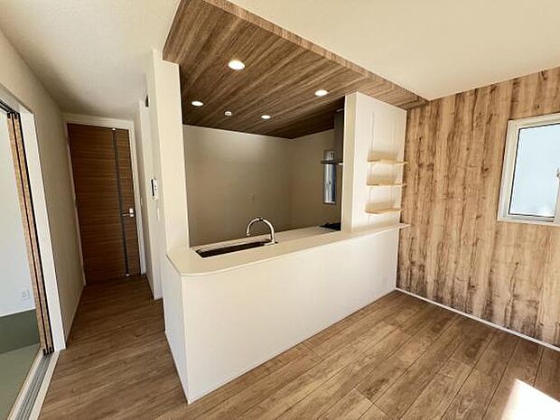 ご家族の温かい時間を演出するダイニングスペースです。