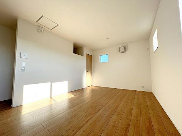 家族団らんの場所としてゆったりと居心地の良いリビングです。