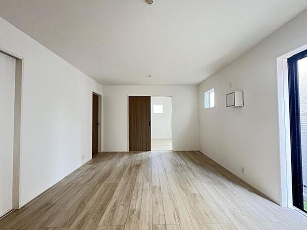 ご家族の温かい時間を演出するダイニングスペースです。