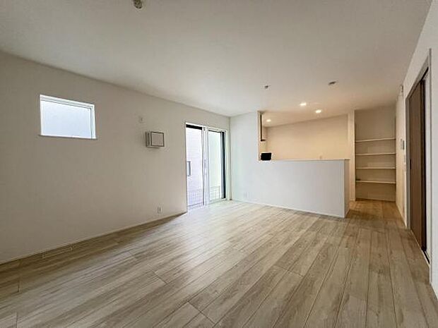 家族団らんの場所としてゆったりと居心地の良いリビングです。