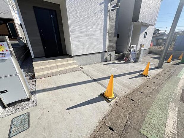 駐車場ももちろん完備しておりますのでお車所有の方にも心強いです。