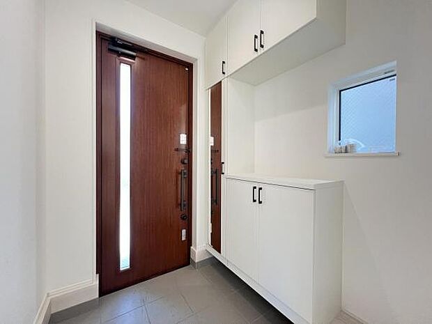 いつも気持ちよくご家族を迎えられる玄関です。