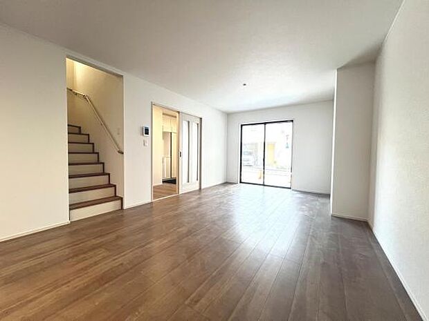 ご家族の温かい時間を演出するダイニングスペースです。