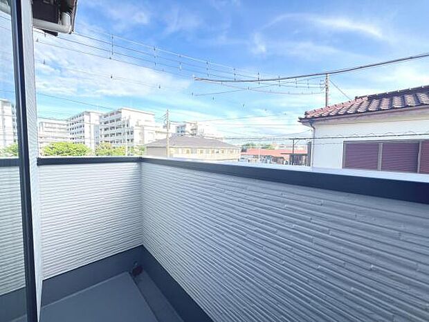 お洗濯ものを気持ち良く太陽の光で干せるのが嬉しいですね。