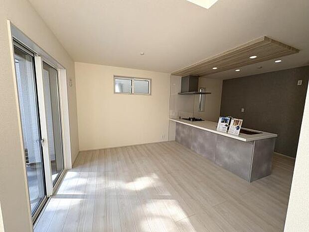 ご家族の温かい時間を演出するダイニングスペースです。