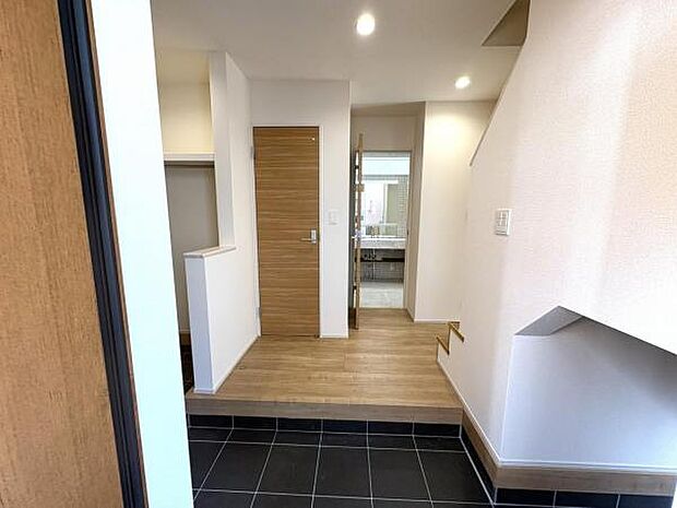 いつも気持ちよくご家族を迎えられる玄関です。