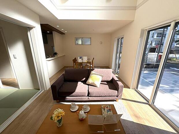 リビングダイニングになります。ご家族そろっての素敵な空間になりそうですね。