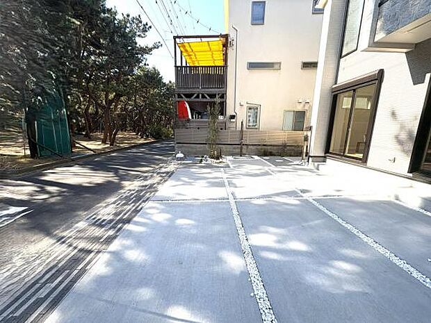 駐車場ももちろん完備しておりますのでお車所有の方にも心強いです。