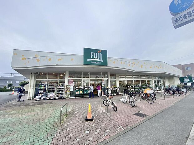 FUJI 松が丘店まで約940m（徒歩12分）
