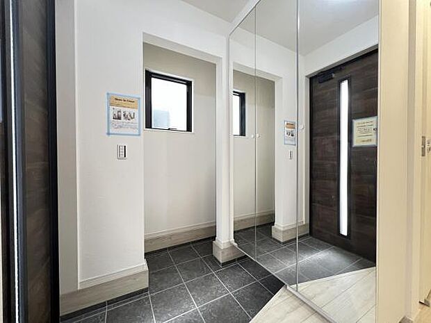 玄関がいつも片づくシューズインクローゼットがあります。