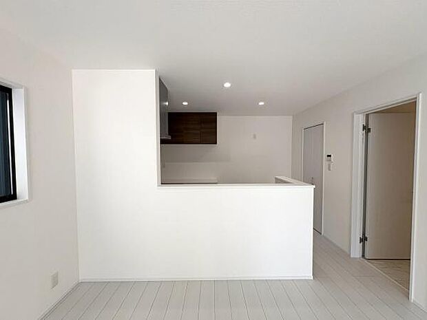 ご家族の温かい時間を演出するダイニングスペースです。