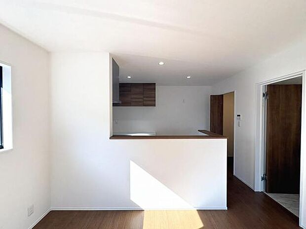 ご家族の温かい時間を演出するダイニングスペースです。