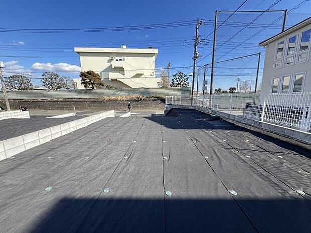 前面道路は約6mございます。