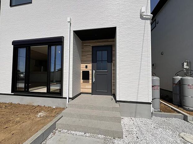 いつも気持ちよくご家族を迎えられる玄関です。