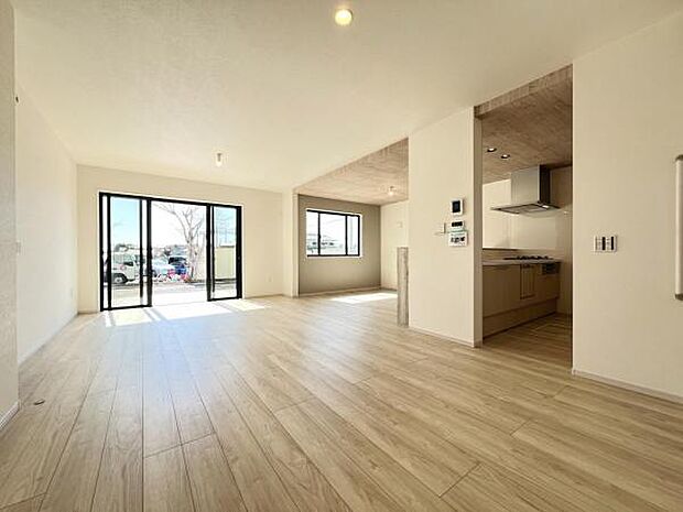 リビングダイニングになります。ご家族そろっての素敵な空間になりそうですね。