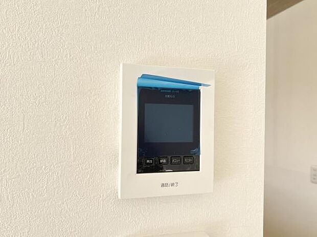 訪問者を確認できるTVモニター付きインターフォンです。