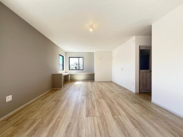 リビングダイニングになります。ご家族そろっての素敵な空間になりそうですね。