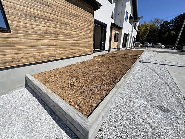 お庭スペースは、ガーデニングやお子様との外遊びなど多彩な用途でお楽しみいただけます。