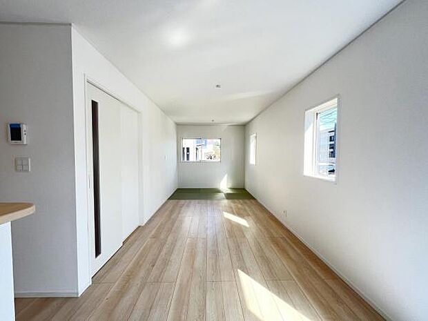 家族団らんの場所としてゆったりと居心地の良いリビングです。