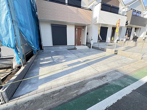 駐車場ももちろん完備しておりますのでお車所有の方にも心強いです。