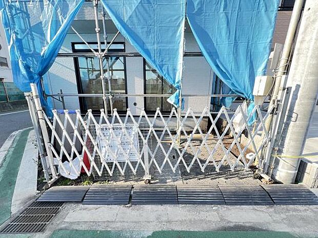 駐車場ももちろん完備しておりますのでお車所有の方にも心強いです。