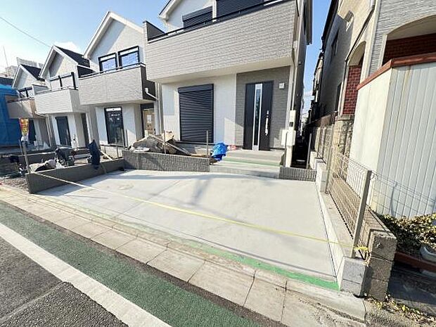 駐車場ももちろん完備しておりますのでお車所有の方にも心強いです。