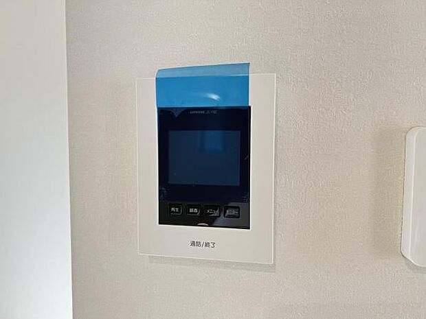 訪問者を確認できるTVモニター付きインターフォンです。