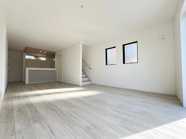 家族団らんの場所としてゆったりと居心地の良いリビングです。