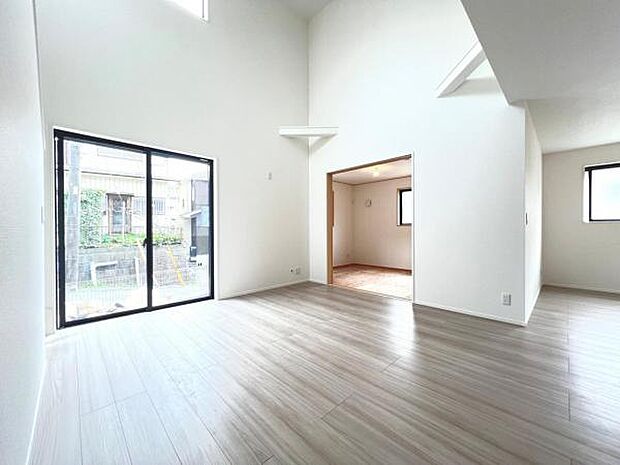 家族団らんの場所としてゆったりと居心地の良いリビングです。