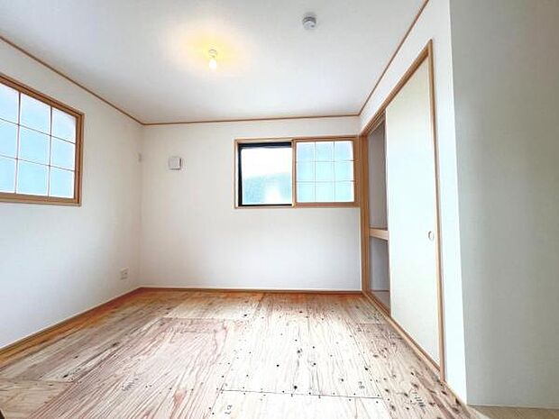 和室スペースです。畳のお部屋は寛げる空間ですね。