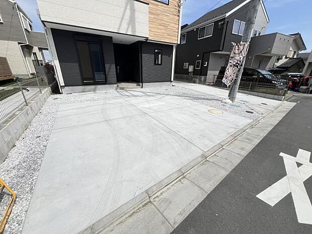 セカンドカーにも便利な駐車2台可能です。