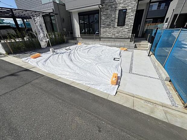 駐車場ももちろん完備しておりますのでお車所有の方にも心強いです。