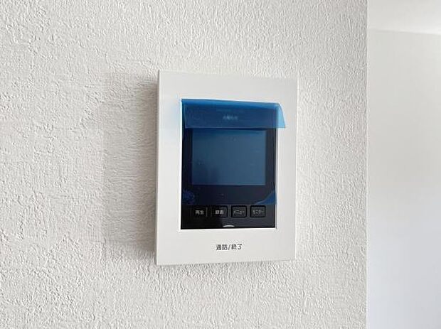 訪問者を確認できるTVモニター付きインターフォンです。