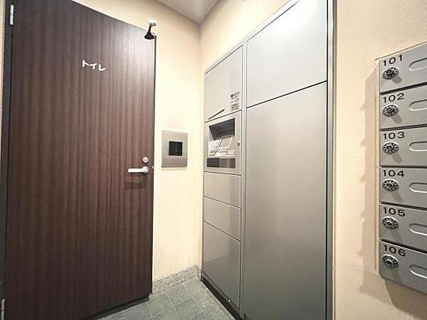 不在時にも荷物を受け取れる宅配ボックス。