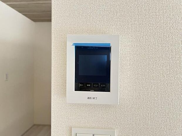 訪問者を確認できるTVモニター付きインターフォンです。
