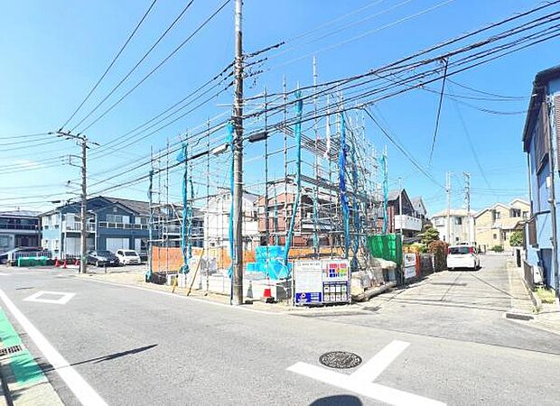 前面道路を含めた現地写真です。