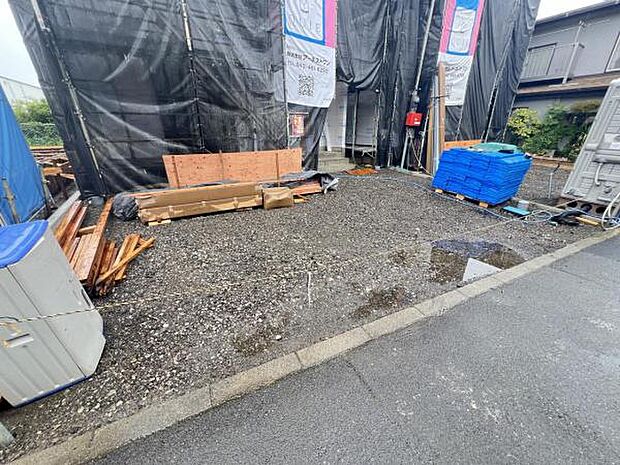 駐車場ももちろん完備しておりますのでお車所有の方にも心強いです。