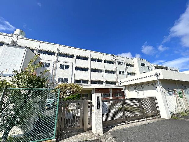 横浜市立新橋小学校まで約800m(徒歩10分)