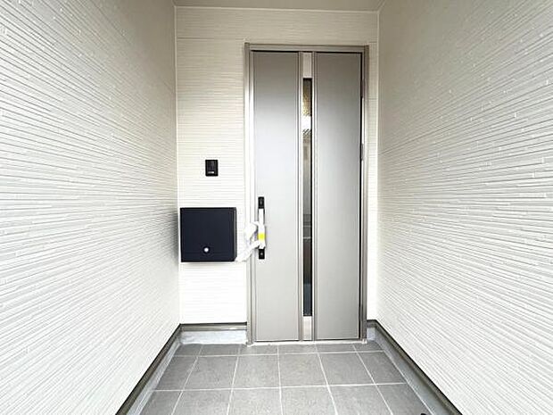 いつも気持ちよくご家族を迎えられる玄関です。