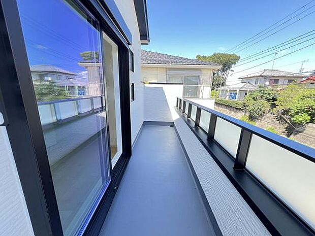 お洗濯ものを気持ち良く太陽の光で干せるのが嬉しいですね。