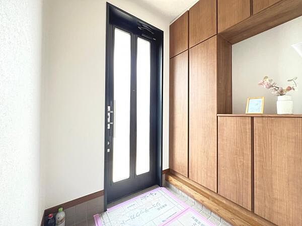いつも気持ちよくご家族を迎えられる玄関です。