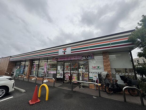 セブン-イレブン 藤沢長後東店まで約710m(徒歩9分)