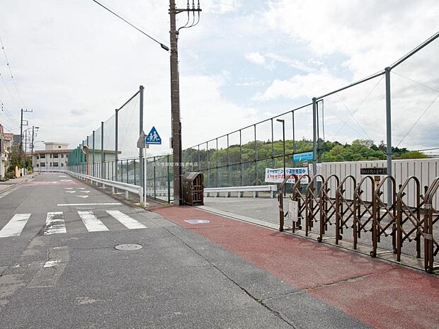 綾瀬市立北の台中学校まで約390m(徒歩5分)