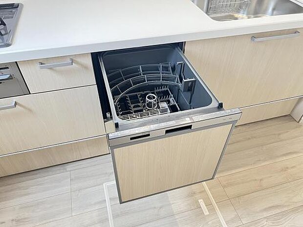機能性に優れ食器洗乾燥機付のシステムキッチンで忙しい家事をサポートします。