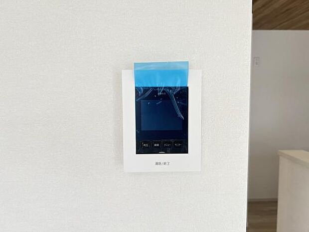 TVモニター付きインターフォンで、お部屋から訪問者を確認できます。